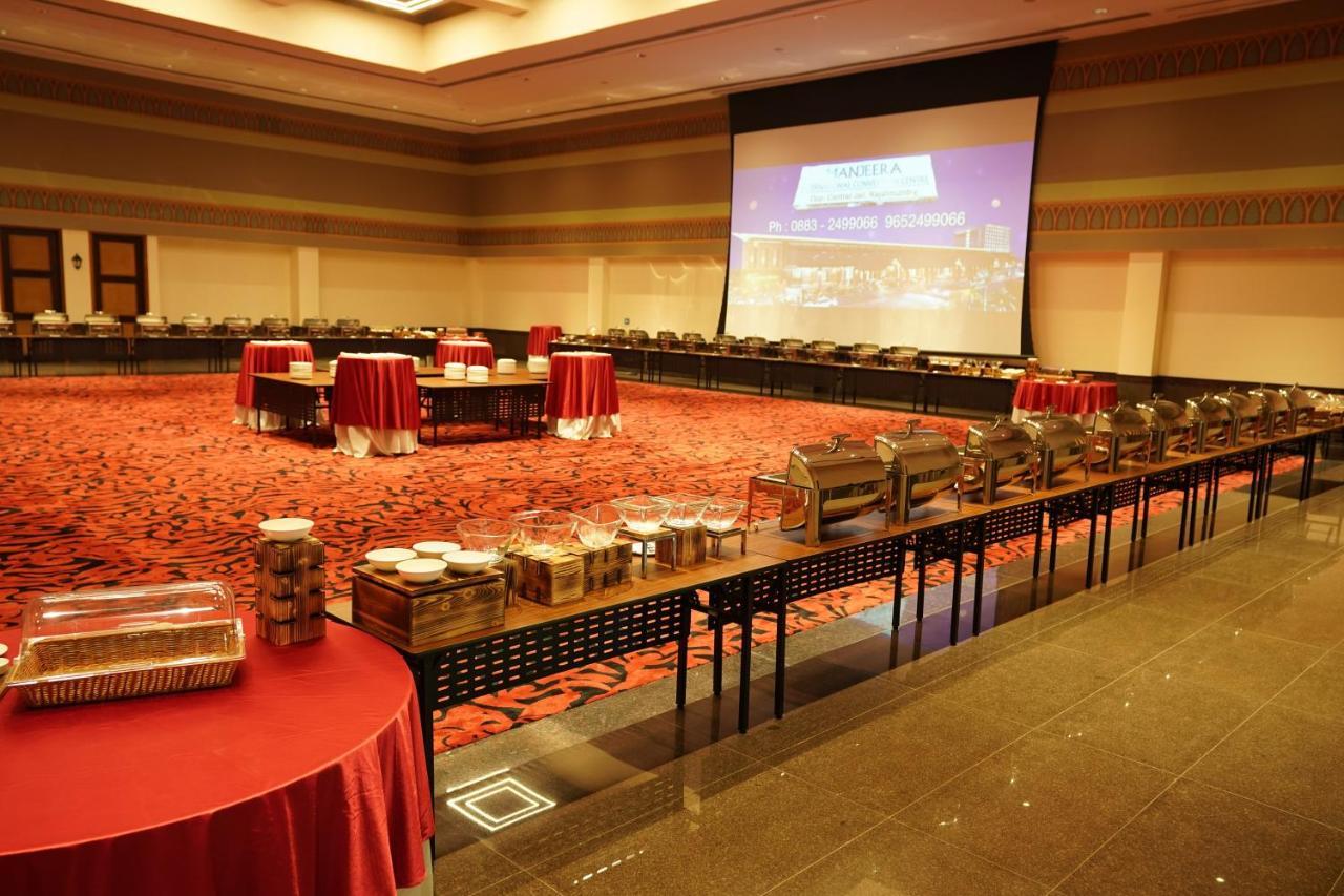Manjeera Sarovar Premiere Hotel Rajahmundry Exterior photo