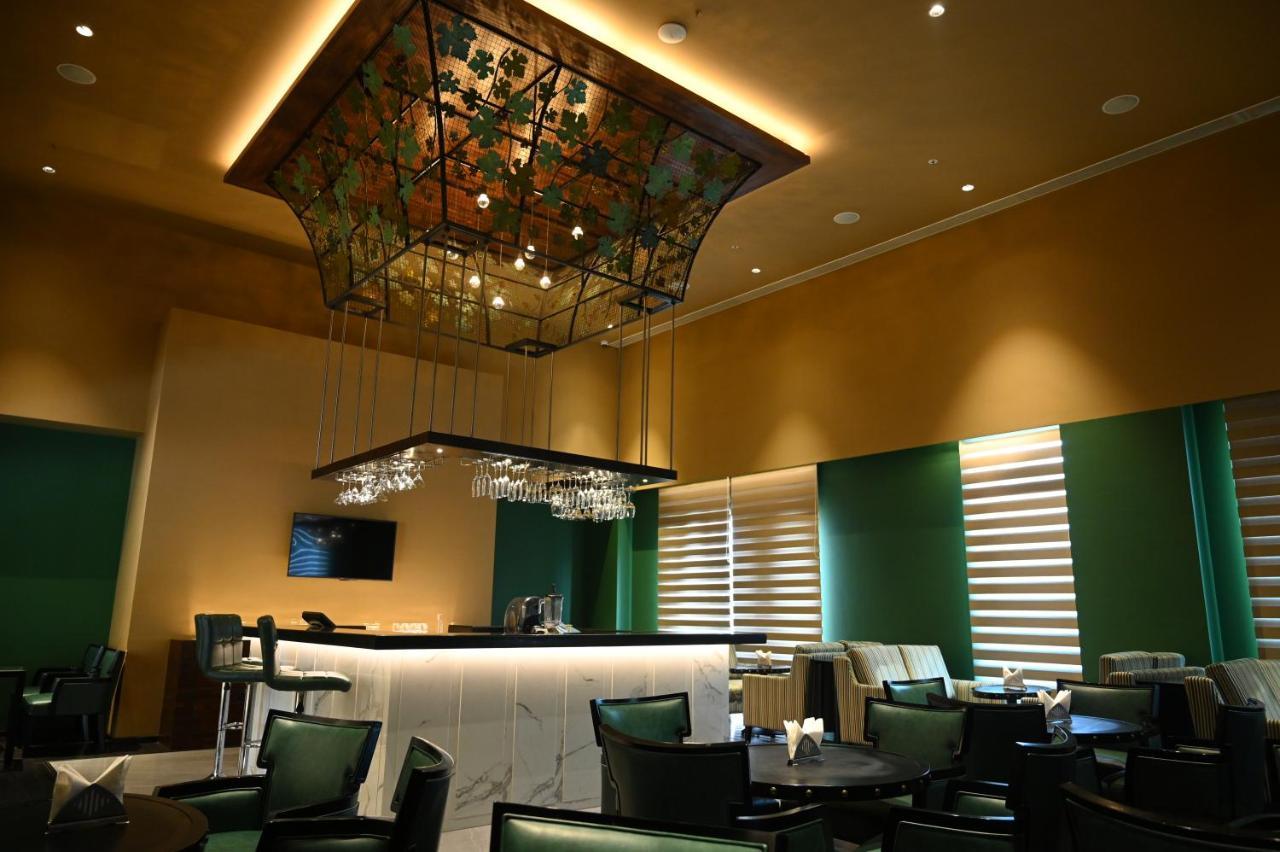 Manjeera Sarovar Premiere Hotel Rajahmundry Exterior photo