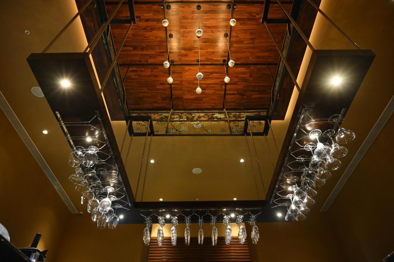 Manjeera Sarovar Premiere Hotel Rajahmundry Exterior photo