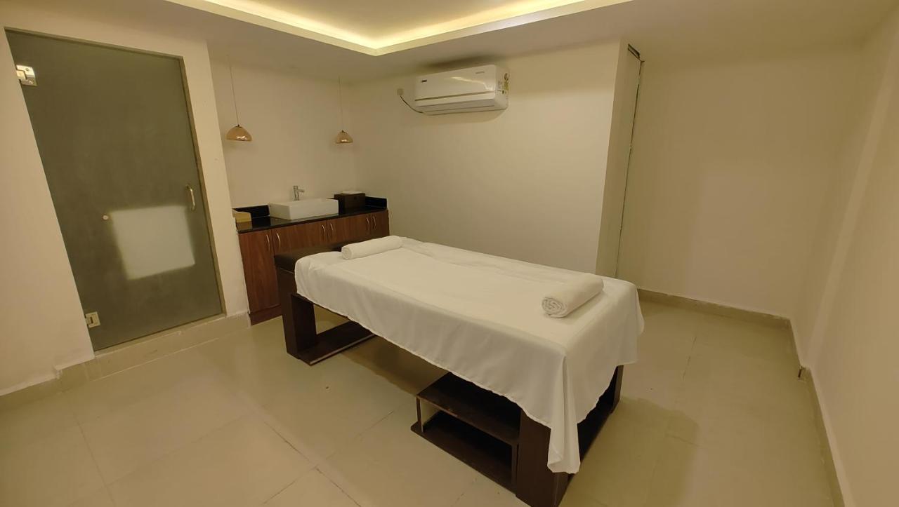 Manjeera Sarovar Premiere Hotel Rajahmundry Exterior photo